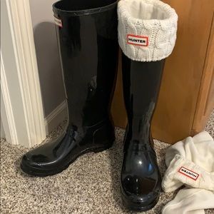 Black glossy Hunter boots w/ white Hunter socks